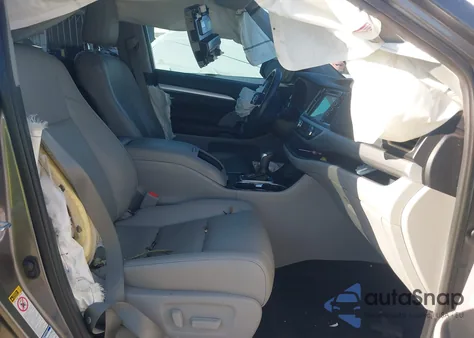 2019 Toyota Highlander Xle from USA, damaged, VIN 5TDJZRFH8KS623121